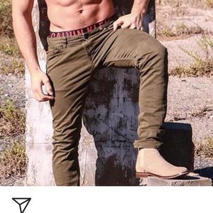 Worn 3 times or so. Too tight around calves